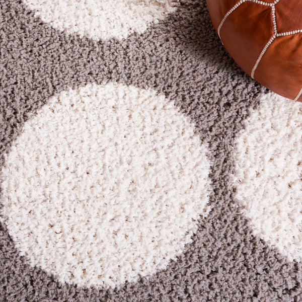 Safavieh Calico Contemporary Plush Shag Area Rug With Geometric Design - Luxurious Softness & Durability Grey ,Ivory Polyester Clc120f-9