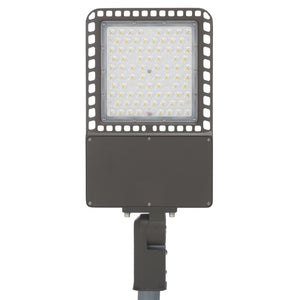 Safavieh Led 200W High-Efficiency Parking Lot Light, Black Metal Fixture For Secure, Long-Lasting Outdoor Illumination CLT3200W