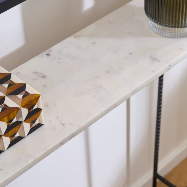 Safavieh Cale Marble Console Table - Sleek White Top & Gold Frame, Perfect For Small Spaces & Entryways CNS3703A
