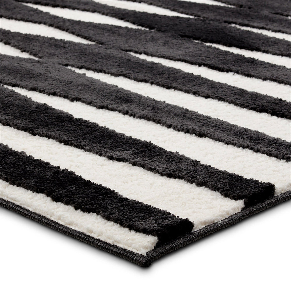 Jaipur Living Calix By Nikki Chu Apyre Cnu01 Powerloomed Machinemade 70% Polypropylene 30% Polyester Geometric Geometric Indoor Rug Black, White 70% Polypropylene 30% Polyester Rug159547