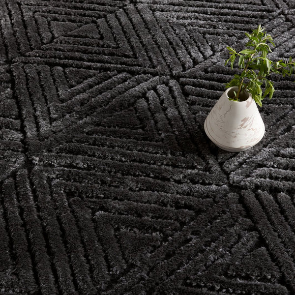 Jaipur Living Calix By Nikki Chu Ziazan Cnu04 Powerloomed Machinemade 70% Polypropylene 30% Polyester Geometric Geometric Indoor Rug Black 70% Polypropylene 30% Polyester Rug159565