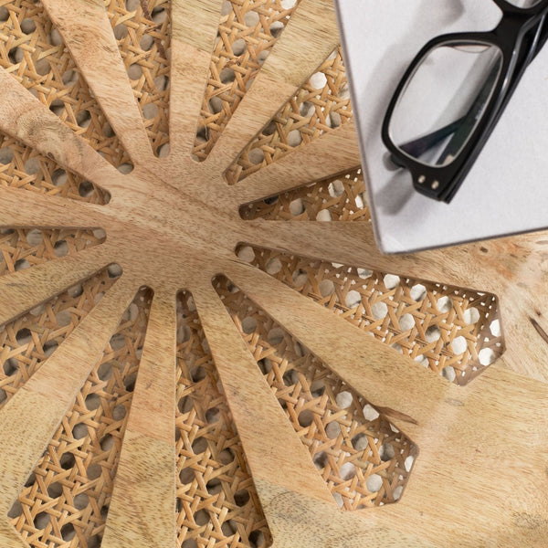 Safavieh Flora Round Coffee Table - Artisanal Mango Wood & Glass Design With Brass Accents For Modern Elegance COF9005A
