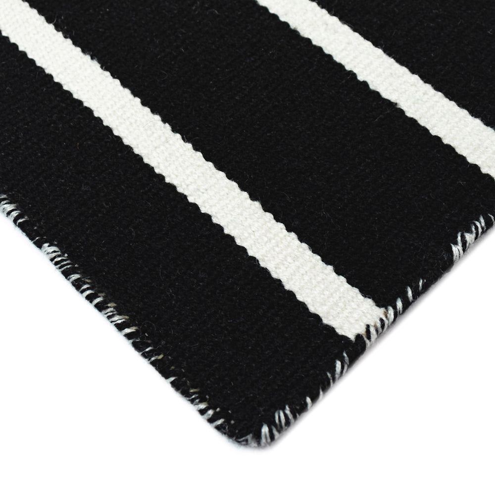 Trans Ocean Liora Manne Sorrento Hand Woven Indoor/Outdoor Area Rug - Stylish, Fade-resistant, Versatile Design Black Polyester,Acrylic Srnr8630548