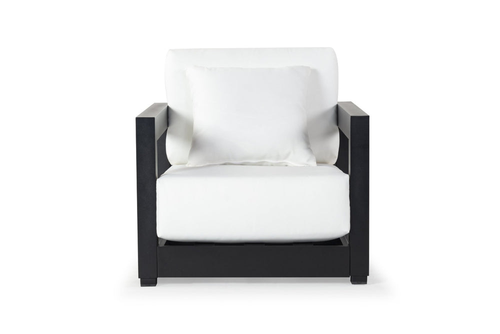 Safavieh MONTFORD Outdoor Armchair - Sleek Black Frame & Beige Upholstery for Stylish Patio Comfort CPT1000B