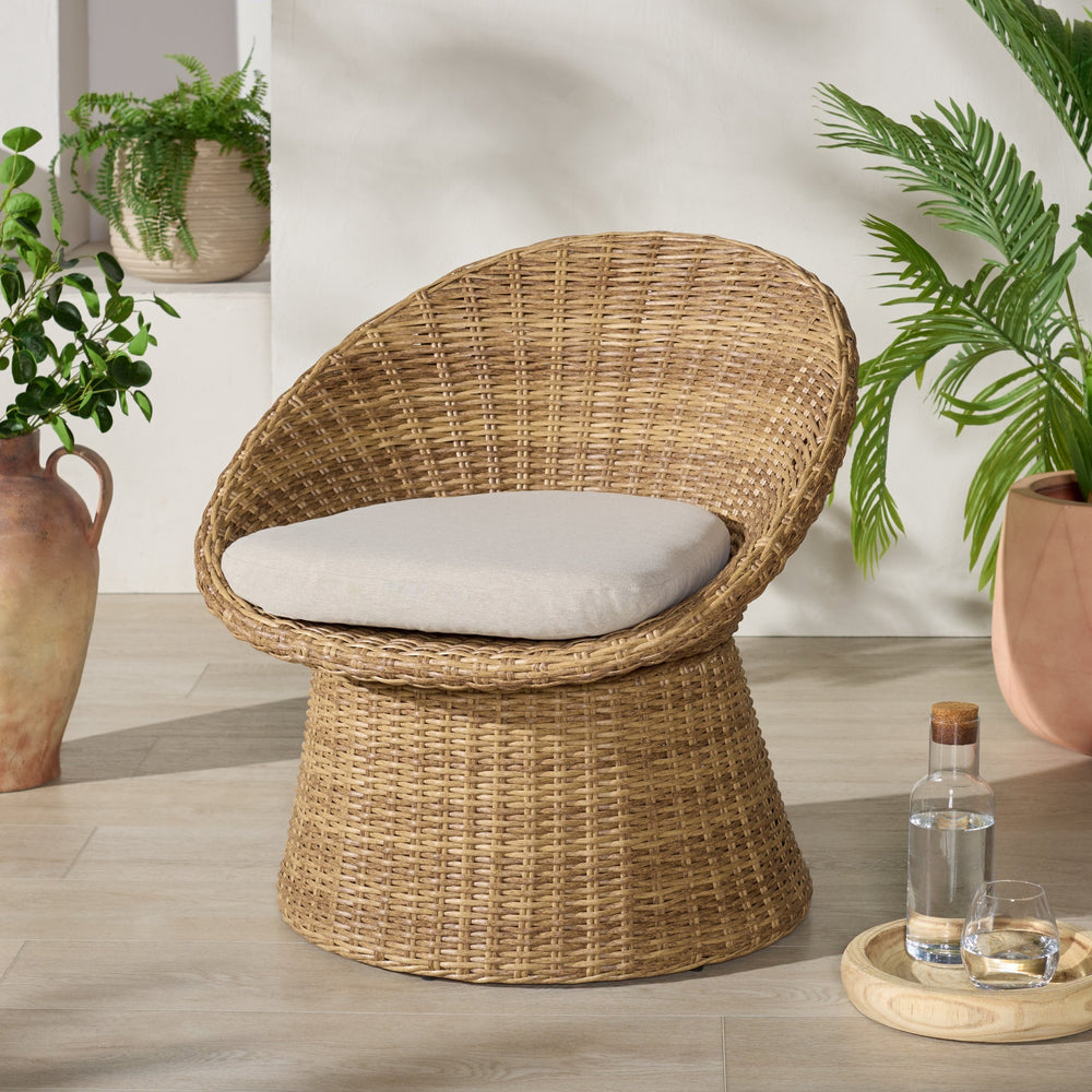 Safavieh Lynsee Wicker Patio Chair In Natural - Stylish, Comfortable Outdoor Seating For Your Garden Or Patio! Natural Metal ,Pe Wicker ,Fabric ,Foam Cpt2112a