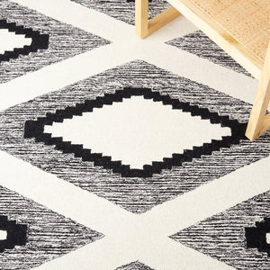Safavieh Casablanca Hand‑Tufted Wool Rug Ivory & Black Boho Geometric Design Low Pile Durable Comfort 9'-0" x 12'-0" CSB225Z-9