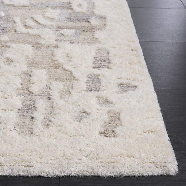 Safavieh Casablanca Hand-tufted Wool Rug - Modern Abstract Design For Elegant Living Spaces And Comfort Beige ,Ivory Wool Pile Csb443b-6