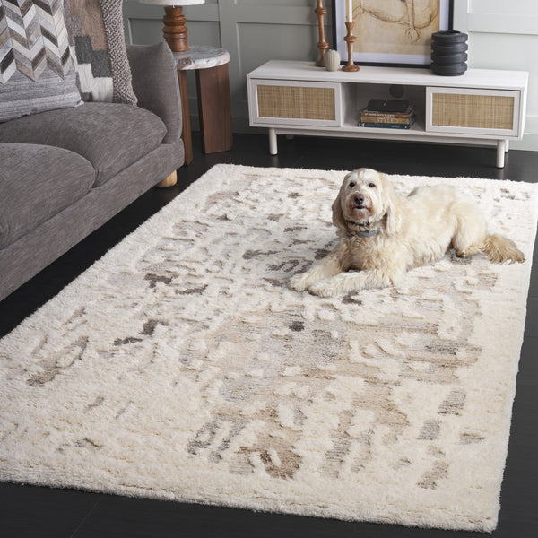 Safavieh Casablanca Hand-tufted Wool Rug - Modern Abstract Design For Elegant Living Spaces And Comfort Beige ,Ivory Wool Pile Csb443b-6