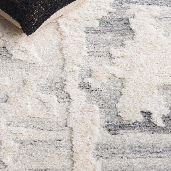 Safavieh Casablanca Hand-tufted Wool Area Rug - Luxurious Modern Design For Elegant Home Decor Atmosphere Grey ,Ivory Wool Pile Csb444f-4