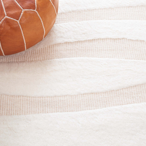 Safavieh Casablanca 467 CSB467 Hand Woven Bohemian Rug Ivory / Beige CSB467A-5