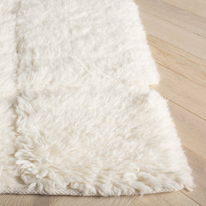 Safavieh Casablanca Hand-woven Wool Area Rug – Elegant Modern Design For Living Room Or Bedroom Decor Ivory Wool Pile Csb471a-3