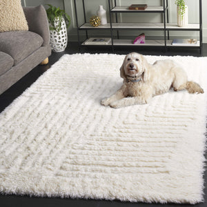 Safavieh Casablanca Handcrafted Wool Area Rug - Luxurious Comfort, Modern Design & Timeless Elegance For Your Home Ivory Wool Pile Csb472a-4