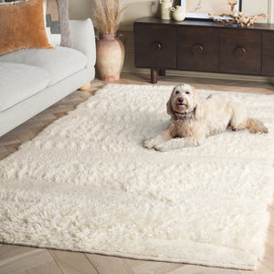 Safavieh Casablanca Hand-woven Wool Runner Rug - Luxurious Plush Texture For Elegant Home Decor Solutions Ivory Wool Pile Csb473a-5