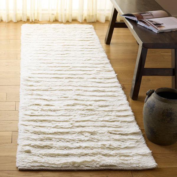 Safavieh Casablanca Hand Woven Wool Pile Rug – Luxurious Modern Style With Plush Texture For Any Room Ivory Wool Pile Csb474a-4