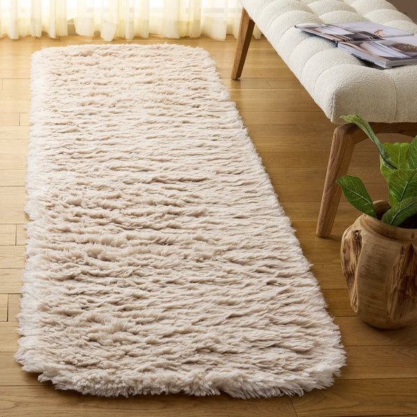 Safavieh Casablanca Elegant Hand-woven Area Rug For Modern Spaces - Cozy Wool Pile With Timeless Design Beige ,Ivory Wool Pile Csb475b-3