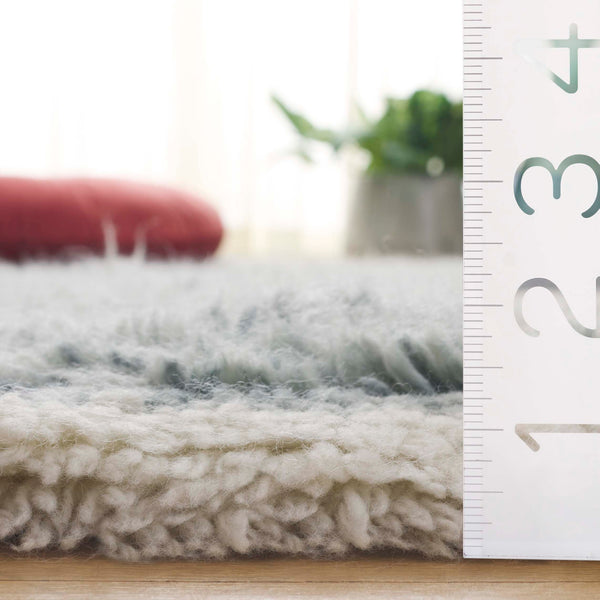 Safavieh Casablanca Elegant Hand-woven Area Rug For Modern Spaces - Cozy Wool Pile With Timeless Design Teal ,Ivory Wool Pile Csb475j-3