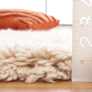 Safavieh Casablanca Handwoven Wool Area Rug - Luxurious Comfort, Timeless Elegance & Geometric Design For Any Space Beige Wool Csb495b-4