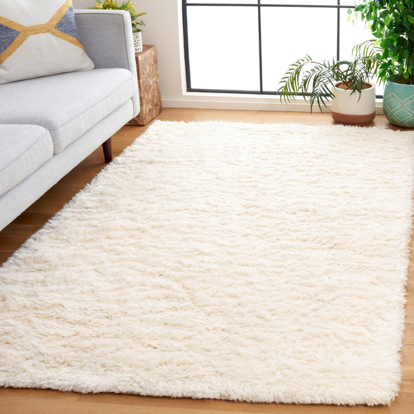 Safavieh Casablanca Handwoven Ivory Wool Rug 8X10 — Plush 1¾" Pile, Artisanal Indian Craftsmanship, Cozy Elegance 10'-0" x 14'-0" CSB499A-10