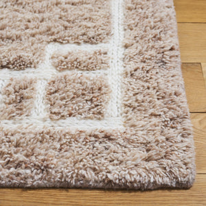 Safavieh Casablanca Hand-tufted Runner Rug | Elegant Wool & Cotton Blend For Timeless Home Comfort & Style Beige ,Ivory 90% Wool & 10% Cotton Csb788b-5