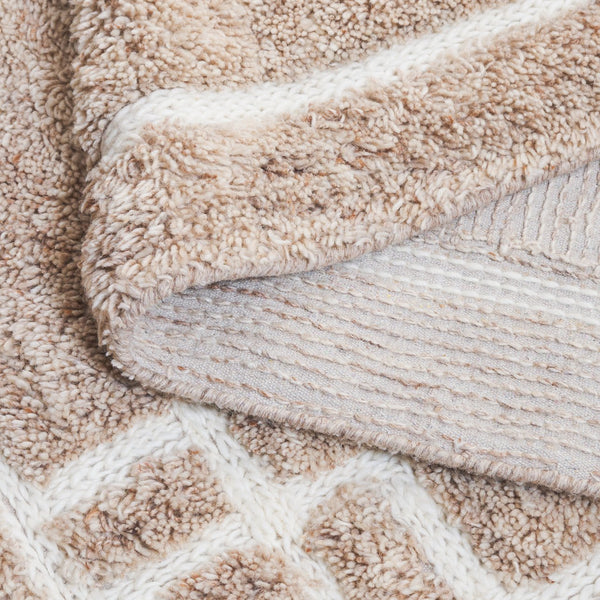 Safavieh Casablanca Hand-tufted Runner Rug | Elegant Wool & Cotton Blend For Timeless Home Comfort & Style Beige ,Ivory 90% Wool & 10% Cotton Csb788b-5