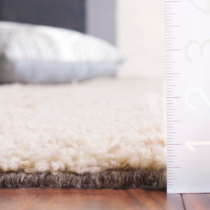 Safavieh Casablanca Handwoven Area Rug - Artisanal Luxury In Contemporary Organic Design For Elegant Spaces Natural ,Beige 80% Wool,20% Cotton Csb794b-5