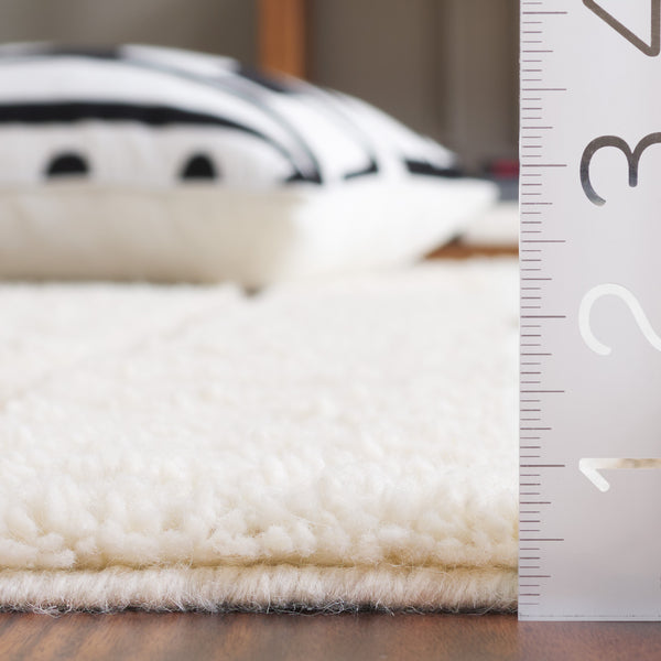 Safavieh Casablanca Handwoven Area Rug - Elegant Wool & Jute Blend, Modern Geometric Design For Cozy Spaces Natural ,Ivory 90% Wool,10% Jute Csb795a-6sq