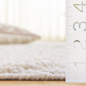 Safavieh Casablanca Hand-tufted Area Rug From India - Elegant Wool And Cotton Blend For Timeless Home Decor Beige ,Ivory 90% Wool & 10% Cotton Csb798b-6