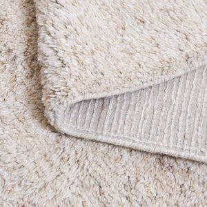 Safavieh Casablanca Hand-tufted Area Rug From India - Elegant Wool And Cotton Blend For Timeless Home Decor Beige ,Ivory 90% Wool & 10% Cotton Csb798b-6