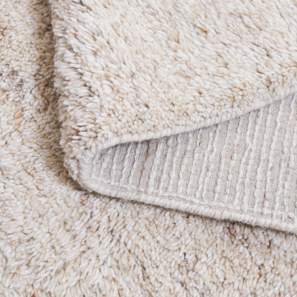 Safavieh Casablanca Hand-tufted Area Rug From India - Elegant Wool And Cotton Blend For Timeless Home Decor Beige ,Ivory 90% Wool & 10% Cotton Csb798b-6