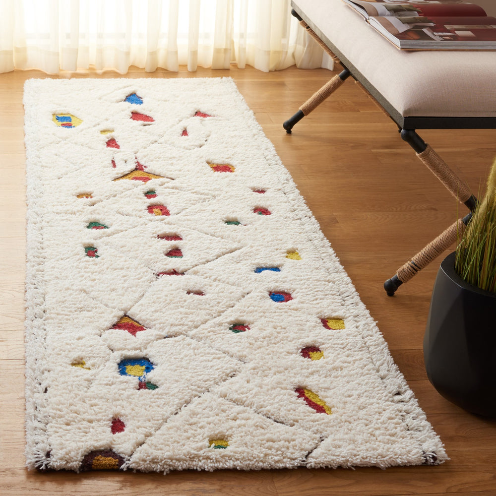 Safavieh Casablanca Luxurious Hand-tufted Shag Area Rug For Cozy Spaces - Artisan Quality & Vibrant Design Ivory ,Red 80% Wool,20% Cotton Csb922a-6