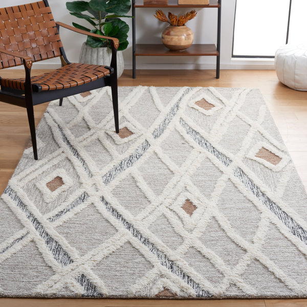 Safavieh Casablanca Hand-tufted Area Rug - Luxurious Wool Blend With Intricate Diamond Motifs For Any Room Grey ,Ivory 80% Wool,20% Cotton Csb975f-68