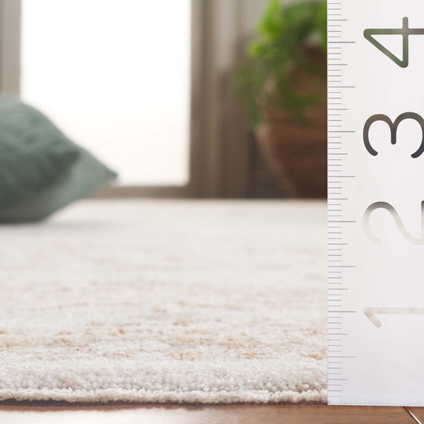 Safavieh Crescent Exquisite Traditional Area Rug From Turkey - Soft Polyester For Elegant Living Spaces Ivory ,Beige Polyester Cse430a-8