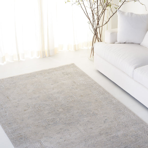 Safavieh Culture 1526a Luxurious Light Grey Area Rug For Modern Decor, Soft Polyester Blend, Stylish Comfort Light Grey 90% Polyester,10% Polypropylene Cul1526a-5