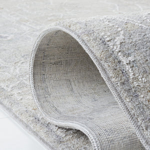 Safavieh Culture 1526a Luxurious Light Grey Area Rug For Modern Decor, Soft Polyester Blend, Stylish Comfort Light Grey 90% Polyester,10% Polypropylene Cul1526a-5