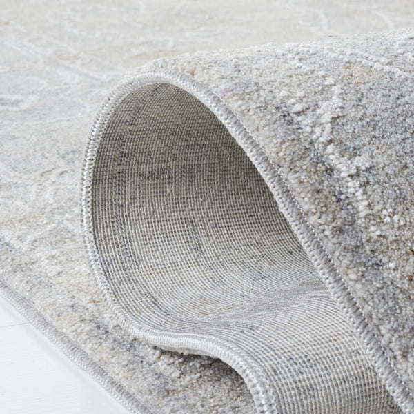 Safavieh Culture 1526a Luxurious Light Grey Area Rug For Modern Decor, Soft Polyester Blend, Stylish Comfort Light Grey 90% Polyester,10% Polypropylene Cul1526a-5