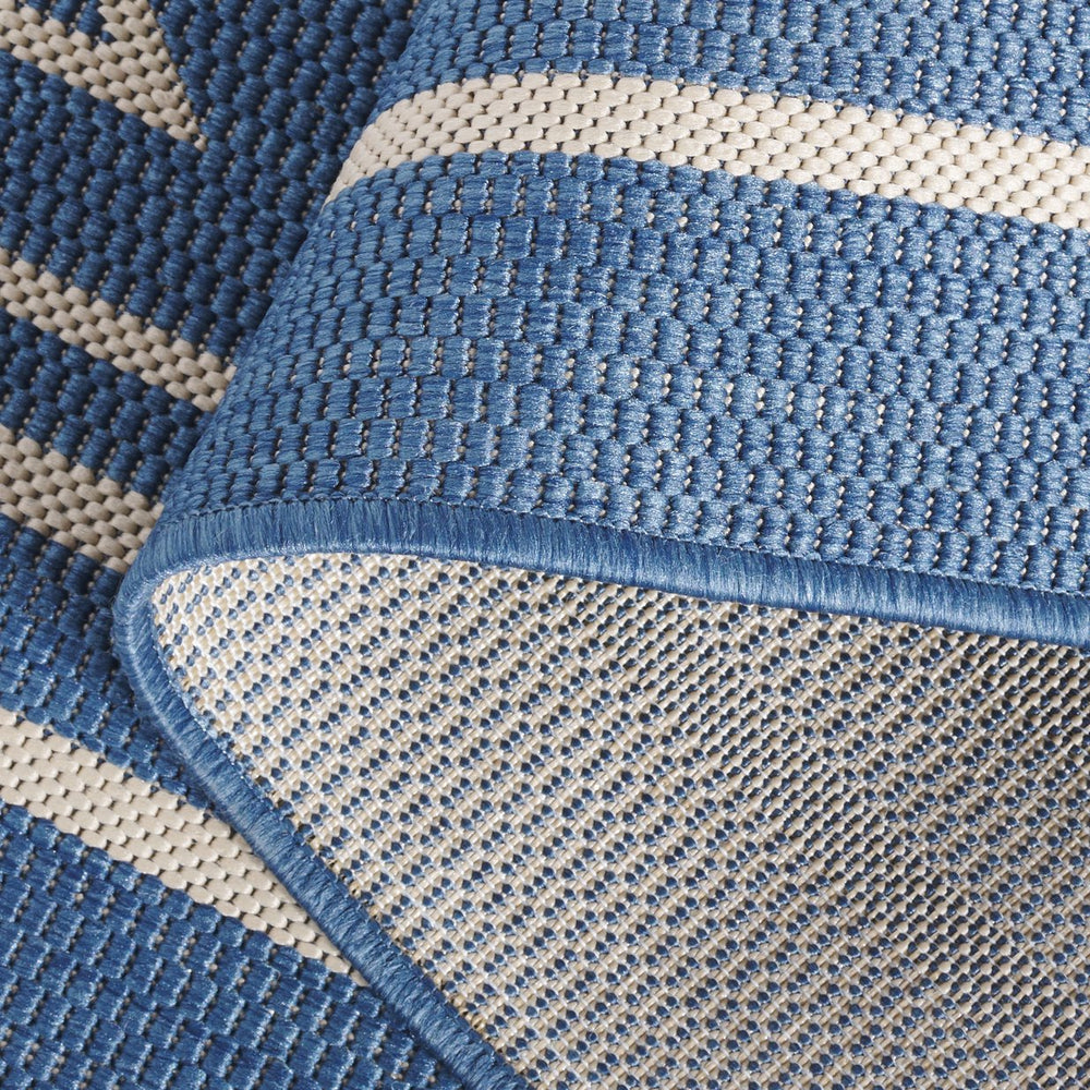 Safavieh Courtyard Elegant Geometric Area Rug In Navy And Beige - Perfect For Sophisticated Living Spaces Navy ,Light Beige 88% Polypropylene,12% Polyester Cy6406-258-6