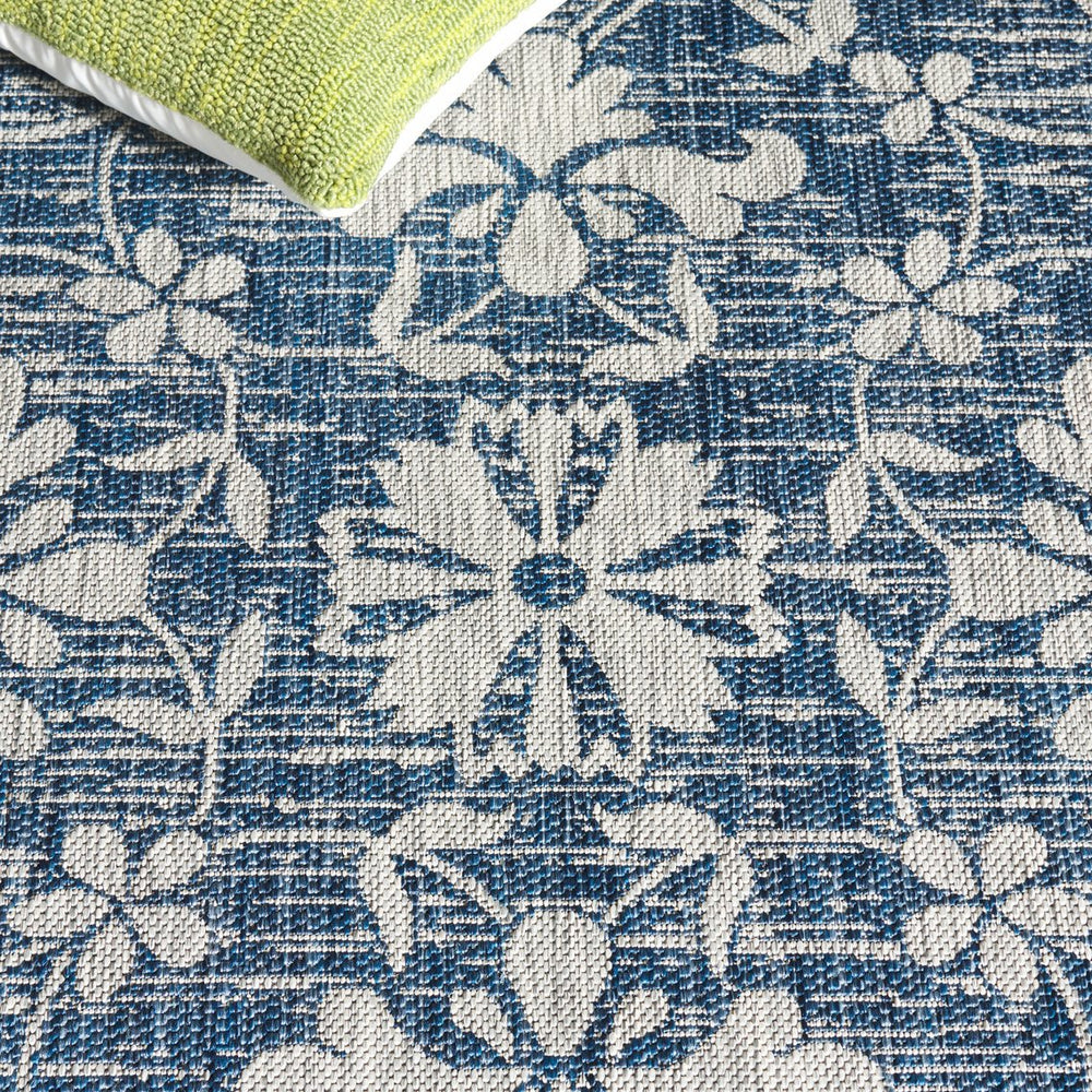 Safavieh Courtyard Exquisite Floral Area Rug – Timeless Elegance For Indoor & Outdoor Spaces, Eco-friendly Design Black ,Light Grey 85.4% Polypropylene,10.4% Polyester,4.2% Latex Cy8064-37621-3