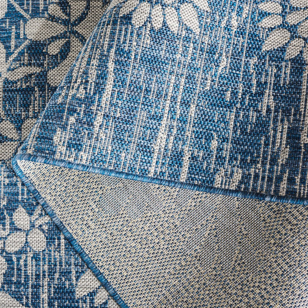 Safavieh Courtyard Exquisite Floral Area Rug – Timeless Elegance For Indoor & Outdoor Spaces, Eco-friendly Design Black ,Light Grey 85.4% Polypropylene,10.4% Polyester,4.2% Latex Cy8064-37621-3