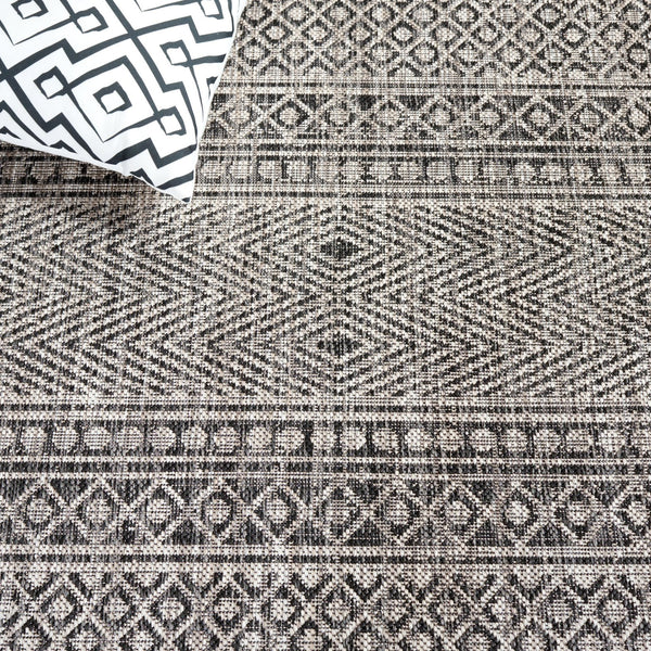 Safavieh Courtyard Elegant Indoor/Outdoor Area Rug With Tribal Motifs - Durable, Eco-friendly, Timeless Design Navy ,Grey 88% Polypropylene,12% Polyester Cy8081-36821-6