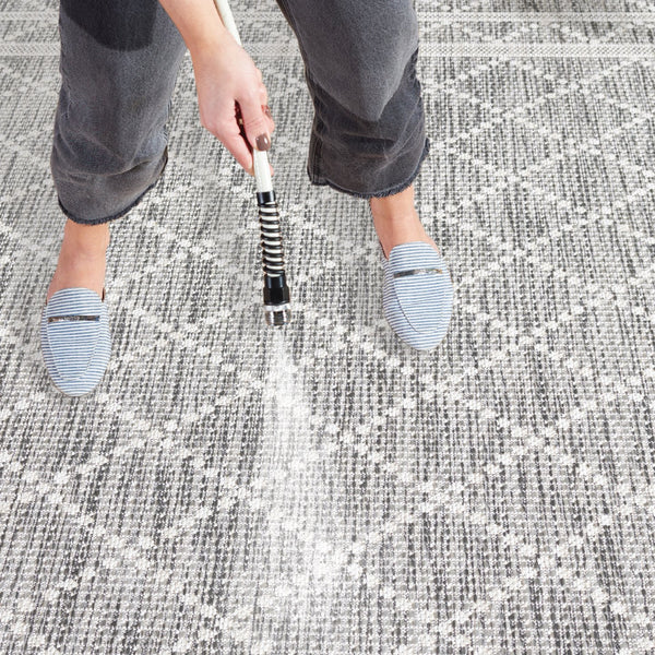 Safavieh Courtyard Elegant Area Rug With Geometric Diamond Pattern For Modern Indoor And Outdoor Spaces Light Grey ,Dark Grey 88% Polypropylene,12% Polyester Cy8121-59021-28