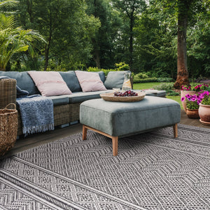 Safavieh Courtyard Power Loomed Indoor/Outdoor Rug – Modern Geometric Design For Stylish Decor Solutions Black ,Grey 85.4% Polypropylene,10.4% Polyester,4.2% Latex Cy8168-37621-27