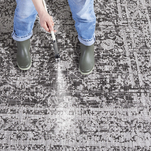 Safavieh Courtyard Exquisite Medium Area Rug - Timeless Design, Durable Craftsmanship For Indoor/Outdoor Use Grey ,Black 88% Polypropylene,12% Polyester Cy8245-37621-5