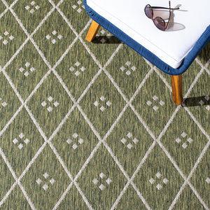 Safavieh Courtyard Elegant Geometric Pattern Area Rug For Modern Homes - Versatile Indoor/Outdoor Decor Ivory ,Black 88% Polypropylene,12% Polyester Cy8303-536-7r