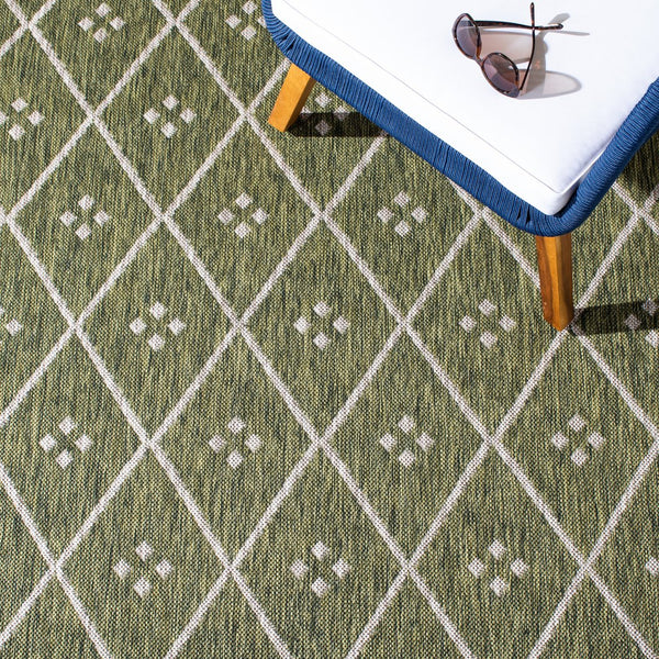 Safavieh Courtyard Elegant Geometric Pattern Area Rug For Modern Homes - Versatile Indoor/Outdoor Decor Ivory ,Black 88% Polypropylene,12% Polyester Cy8303-536-7r