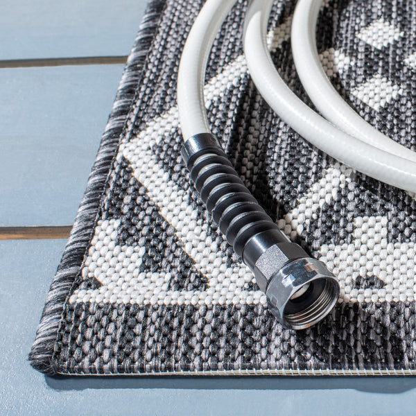 Safavieh Courtyard Elegant Geometric Pattern Area Rug For Modern Homes - Versatile Indoor/Outdoor Decor Ivory ,Black 88% Polypropylene,12% Polyester Cy8303-536-7r