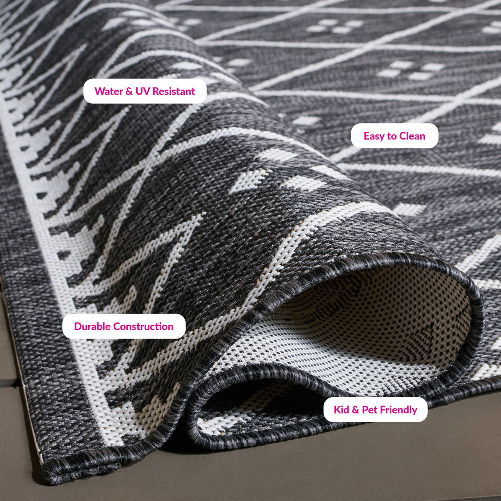 Safavieh Courtyard Elegant Geometric Pattern Area Rug For Modern Homes - Versatile Indoor/Outdoor Decor Ivory ,Black 88% Polypropylene,12% Polyester Cy8303-536-7r