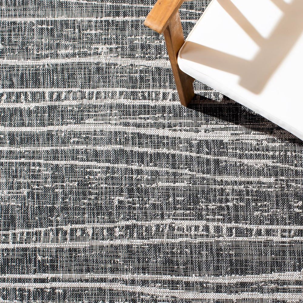 Safavieh Courtyard Elegant Abstract Area Rug - Durable Power-loomed Design For Indoor & Outdoor Spaces Black ,Ivory 88% Polypropylene,12% Polyester Cy8395-36621-29