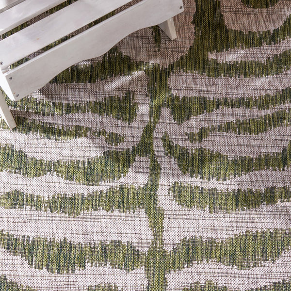 Safavieh Courtyard Contemporary Grey And Black Runner Rug - Stylish Indoor/Outdoor Area Rug For Modern Spaces Ivory ,Navy 88% Polypropylene,12% Polyester Cy8444-53412-4