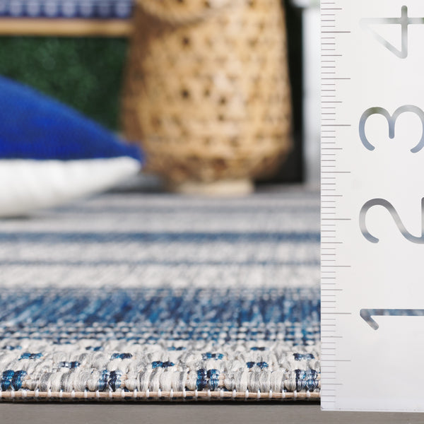 Safavieh Courtyard Sophisticated Grey And Navy Area Rug - Stylish, Durable Design For Indoor & Outdoor Spaces Grey ,Navy 88% Polypropylene,12% Polyester Cy8464-36812-4r