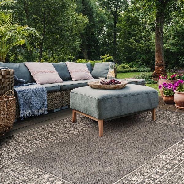 Safavieh Courtyard Stylish Area Rug For Indoor & Outdoor Use - Durable, Oeko-tex Certified Elegance Black ,Natural 88% Polypropylene,12% Polyester Cy8482-37321-6